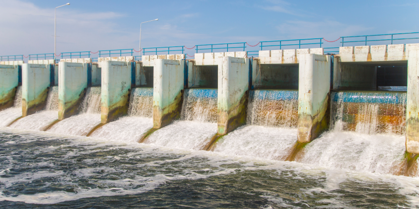 дамба, построенная в Казахстане для восстановления Аральского моря