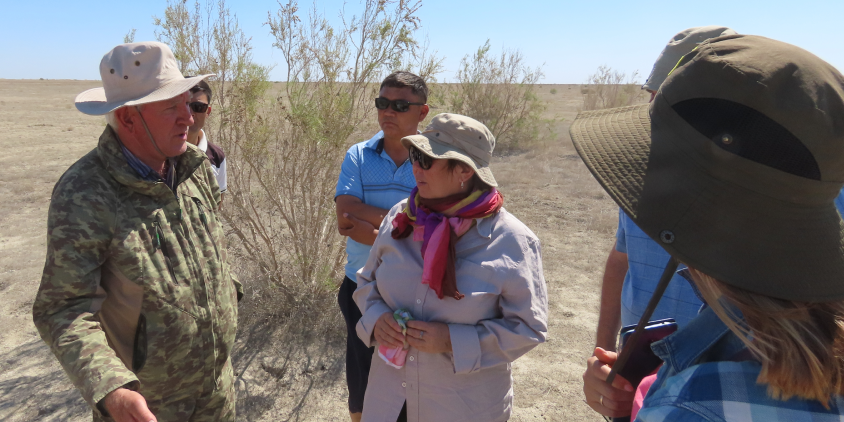 Группа USAID на месте посадки саксаула в 2021 году