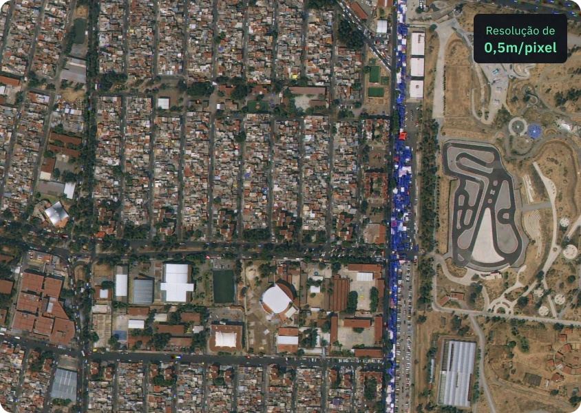 Foto de alta resolução KOMPSAT-3 de uma pedreira