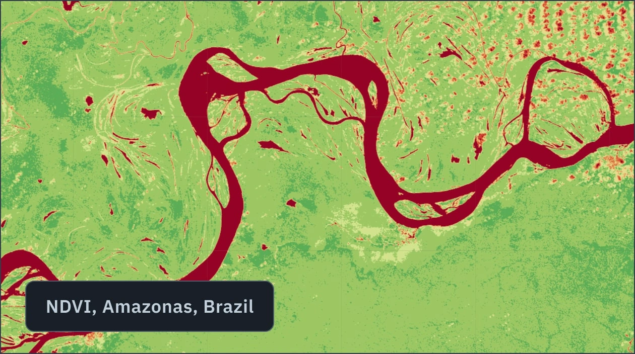 Visualização por satélite da floresta amazônica com mapa NDVI gerado por software de monitoramento