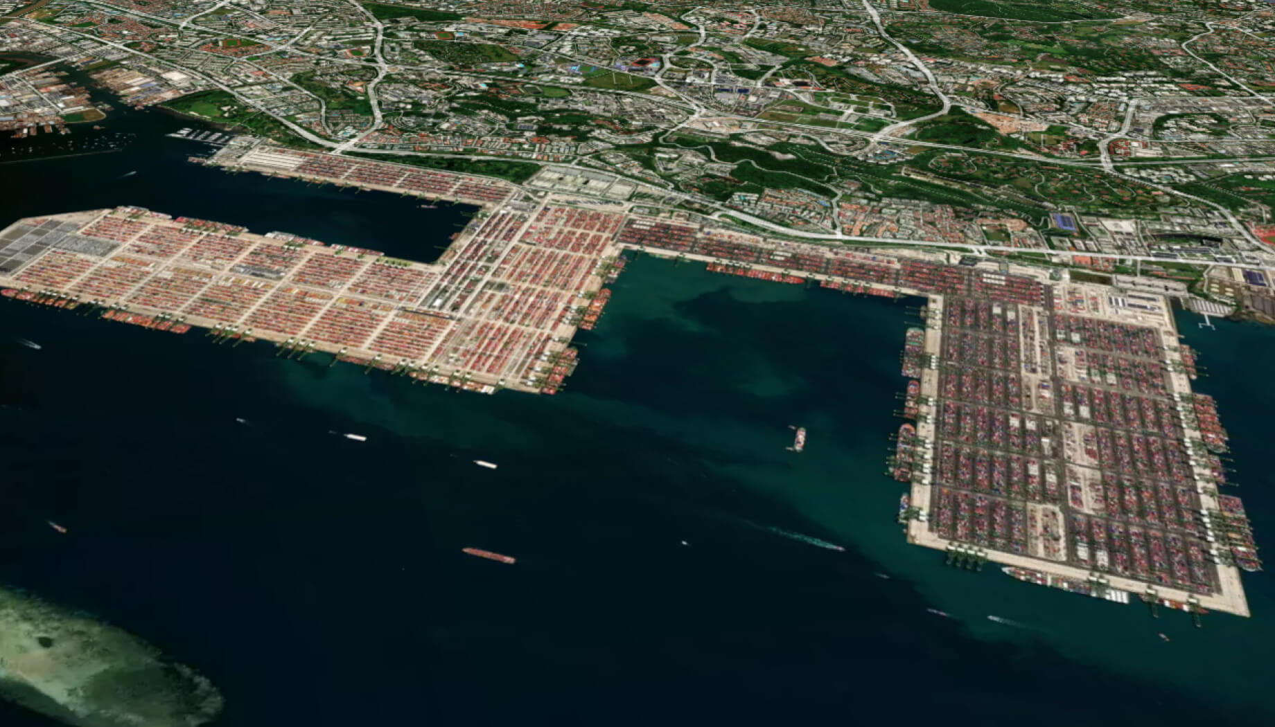 imagen satelital sin procesar del puerto antes del análisis de EOS RayVision